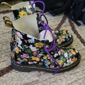 Dr martens floral boots Size 8